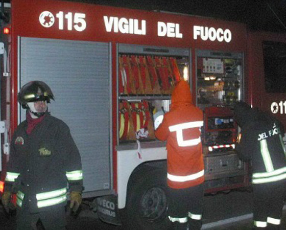 Pontinia, incendio doloso all’ex Hilme: dalla fabbrica rischio fumi tossici