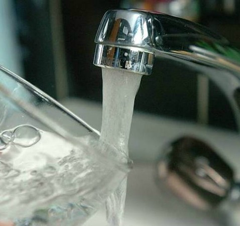 Arsenico nell’acqua, la Commissione europea rimprovera l’Italia: non si è messa in regola
