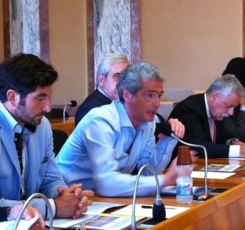 Vertice di maggioranza disertato, assenze pesanti tra le fila di Forza Italia