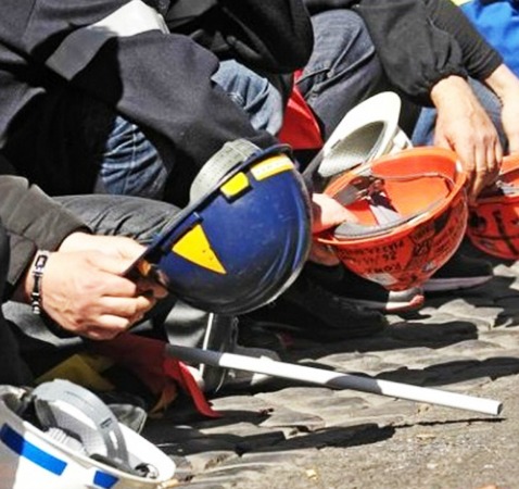 Il Jobs Act prende in giro i lavoratori e colpisce duro le piccole imprese
