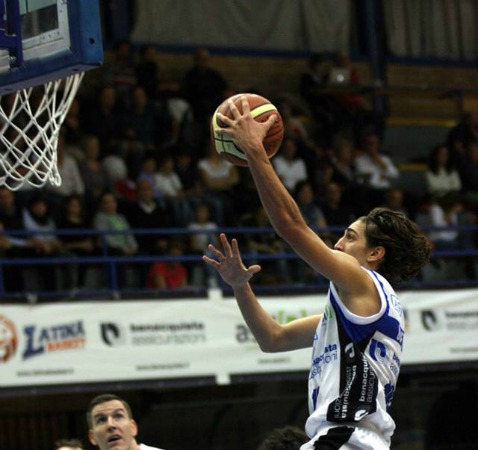 Benacquista affronta Tortona: sabato al PalaBianchini i nerazzurri del basket cercano il riscatto
