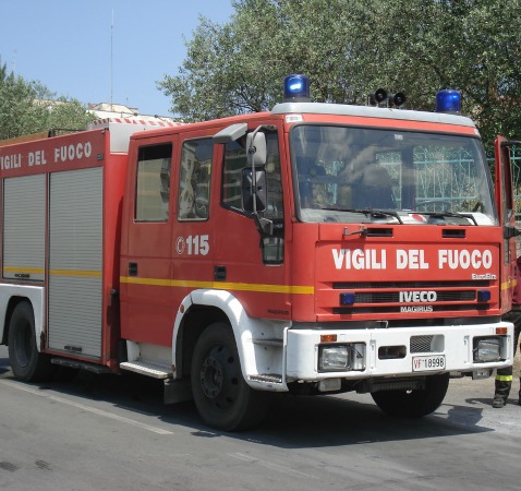 Norma, uomo perde la testa e minaccia di farsi esplodere in casa dell’ex moglie