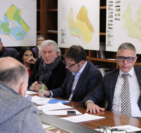 Urbanistica, in Commissione La Rosa non c’è: è in vacanza. Monti riepiloga i fatti di Via Quarto