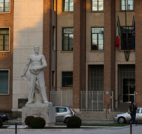 Corruzione al Tribunale di Latina, interrogata la moglie del Giudice. Giallo su nuove rivelazioni