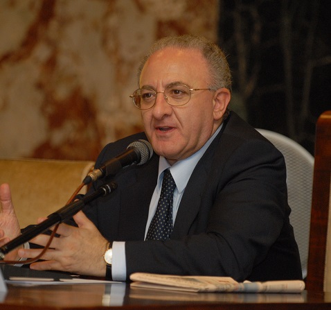 Il “martire” De Luca alla ribalta della politica nazionale