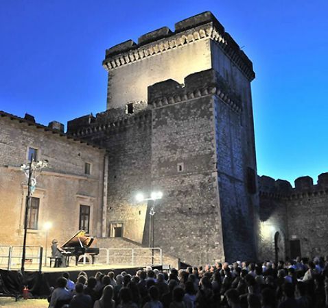 Chiude il Festival Pontino, a Sermoneta il concerto con i giovani allievi di Roberto Prosseda