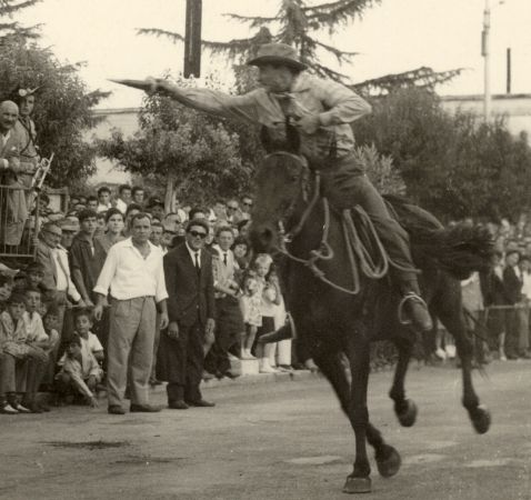 Cisterna, attesa per il Palio dell’Anello: 40 cavalieri si sfidano nel ricordo della cultura dei butteri