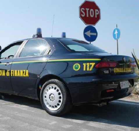 Concussione, due finanzieri agli arresti domiciliari: chiedevano soldi e favori ad imprenditori