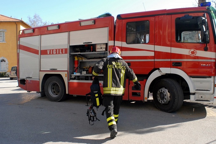 Incidente a San Felice Circeo, perde il controllo dell’auto e si ribalta: estratto vivo dalle lamiere