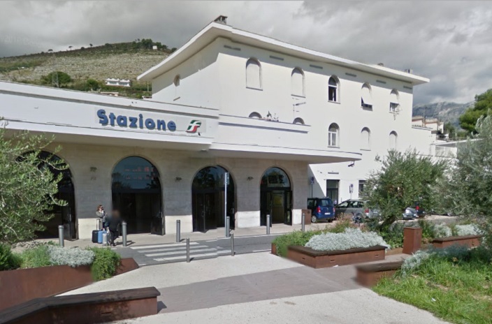 Ruba dai bagagli dei passeggeri del treno, straniero arrestato 2 volte nel giro di pochi giorni