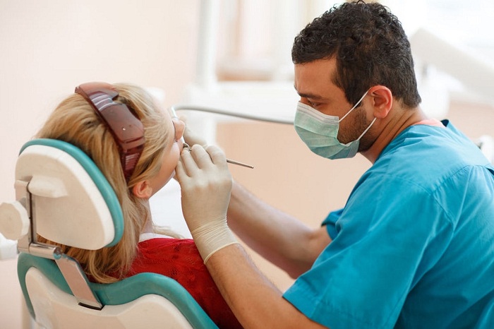 Falso dentista pontino truffa un 74enne: 1200 euro per una protesi, poi sparisce