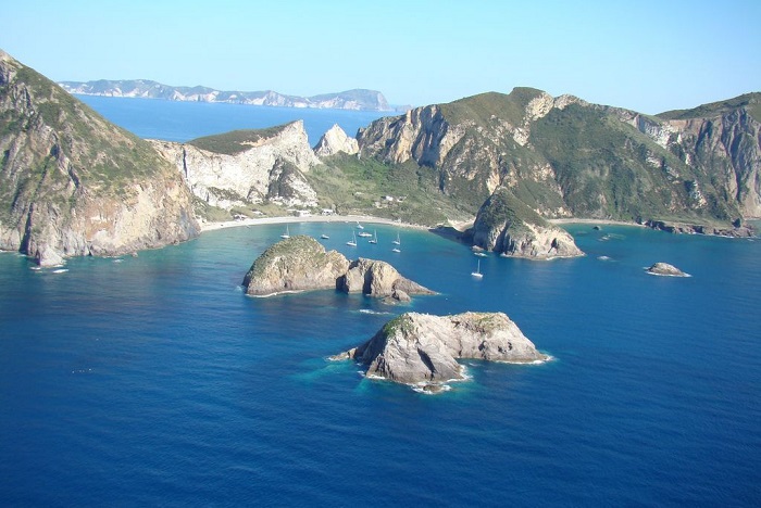 Ponza e Palmarola, partita la derattizzazione: preoccupazione dei residenti