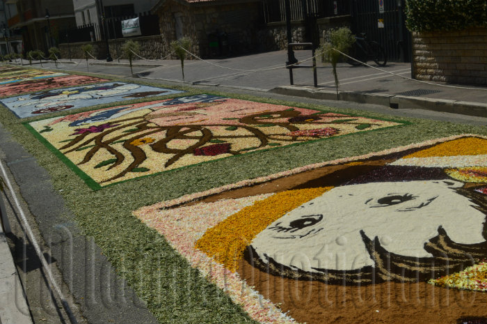 Itri, 32esima edizione dell’Infiorata: esplosione di colori tra le vie del borgo