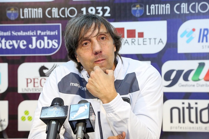 Latina Calcio, finito il tempo di Pascucci: il presidente saluta l’allenatore