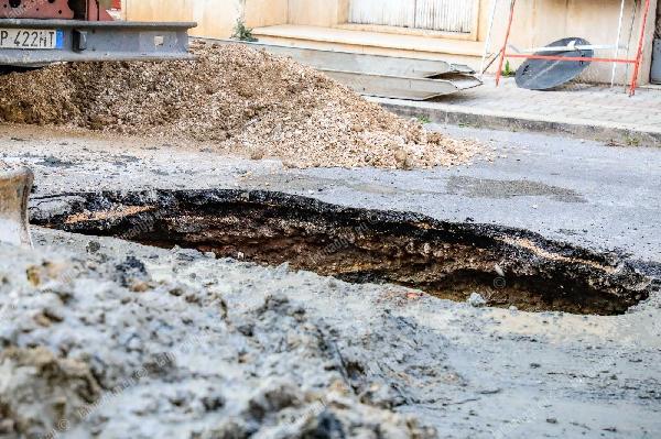 Latina, voragine in via Oslavia. Riparazione in tempi record grazie ad Acqualatina