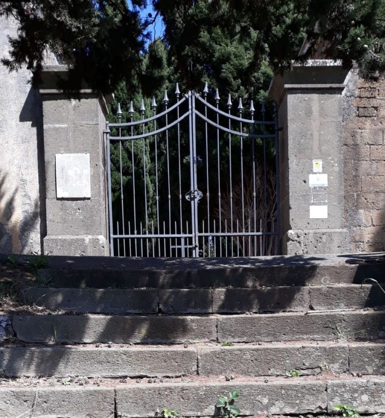 Niente posti al cimitero di Montello. Il Comune passa alle misure straordinarie