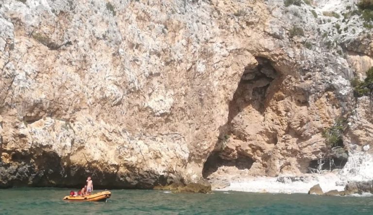 San Felice Circeo, 45enne bloccato nella Grotta dell’Impiso a causa dell’alta marea