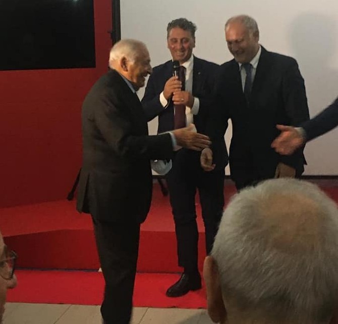 Maenza, a Venezia il sindaco Claudio Sperduti consegna a Mogol le chiavi della città