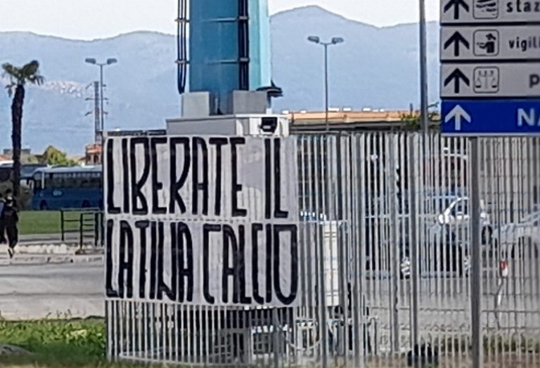 “Liberate il Latina Calcio”, compare in città nuovo striscione di protesta