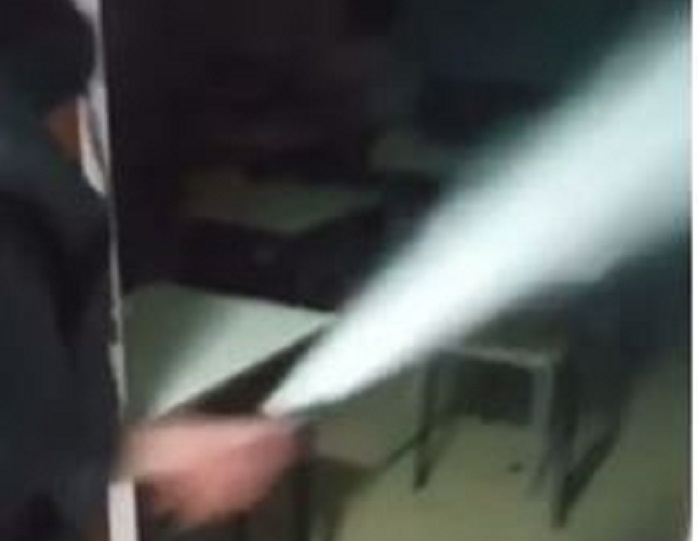 Uffici pubblici nel mirino dei vandali: “visitate” le sedi di Comune e Provincia di via Umberto I a Latina