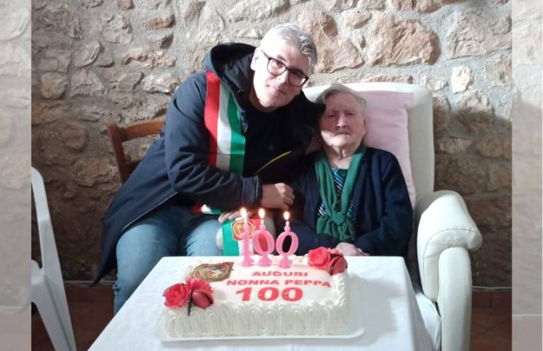 Grande festa a Sezze per i 100 anni di nonna Peppa