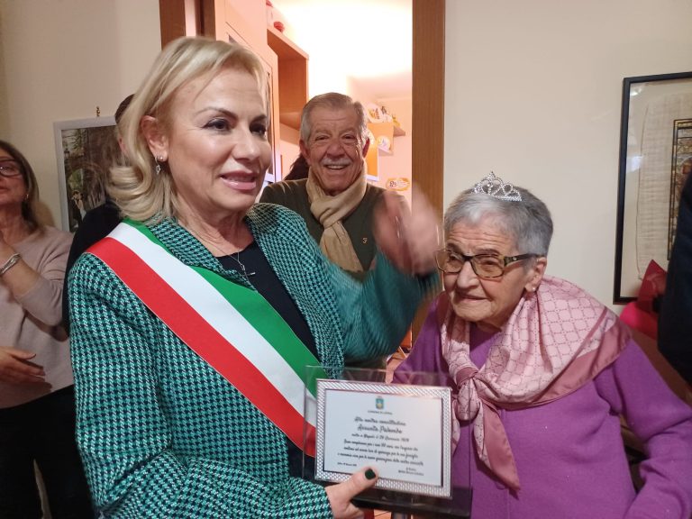 Latina, nonna Assunta Palombo taglia il traguardo dei 100 anni